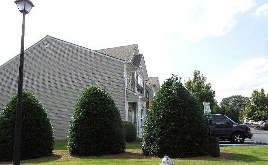 2nd image of 2636 Heathrow Dr