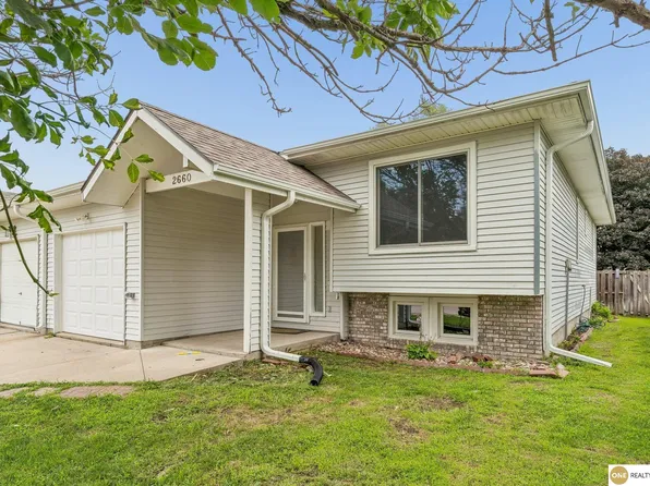 2660 Seaton Ave, Fremont, NE 68025