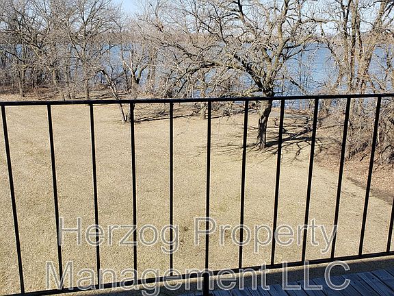 5th image of 304 Kenwood Dr #307