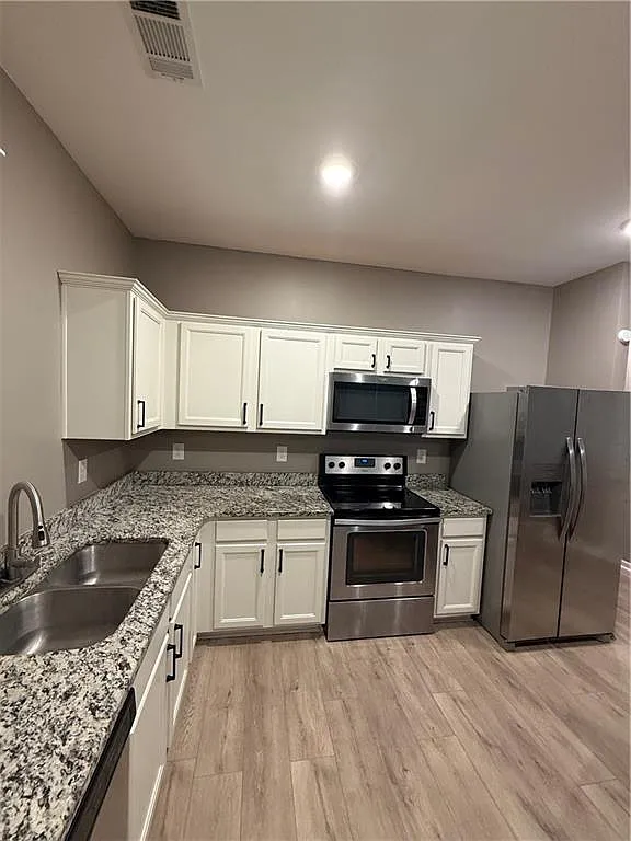 3 bed, 2.5 bath, 1514 sqft, $1,950 — Photo 3