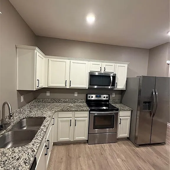 2330 McKenna Square Dr — Photo 3