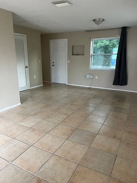 1 bed, 1000 sqft, $975 — Photo 3
