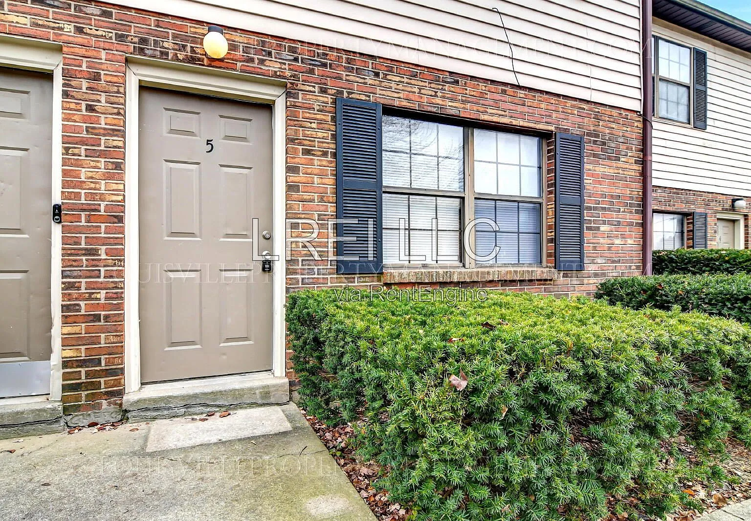 2 bed, 1.0 bath, 1000 sqft, $975 — Photo 2