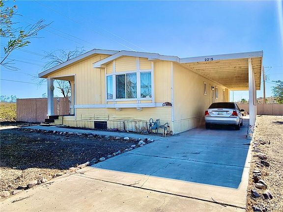 3rd image of 2215 E Lipan Blvd