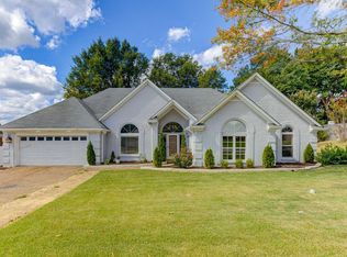 2379 Meadow Ridge Dr, Cordova, TN 38016
