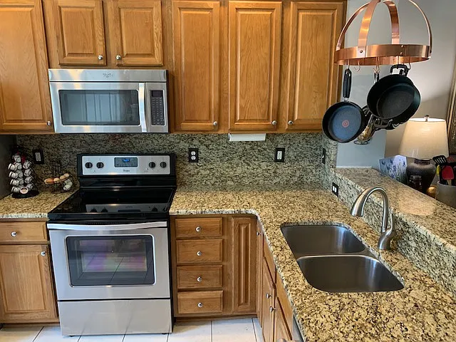 2 bed, 2.5 bath, 1186 sqft, $2,000 — Photo 3