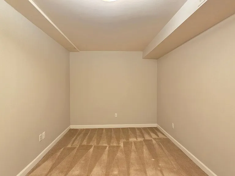 8201 Hensley Ct — Photo 30
