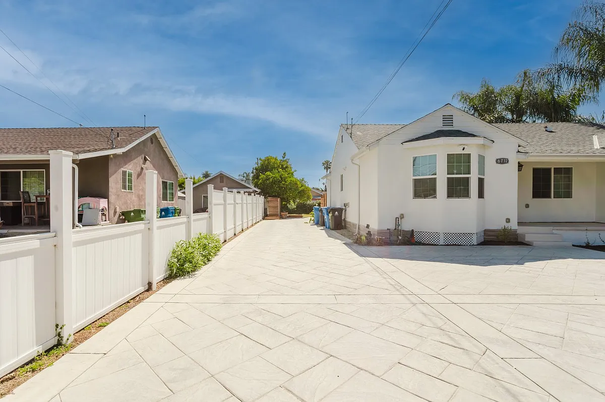 Building Photo - 6712 Cedros Ave