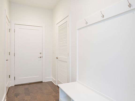 5th image of 502 Vernon Cir