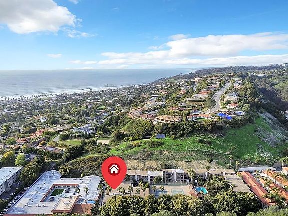 3rd image of 2600 Torrey Pines Rd APT B17