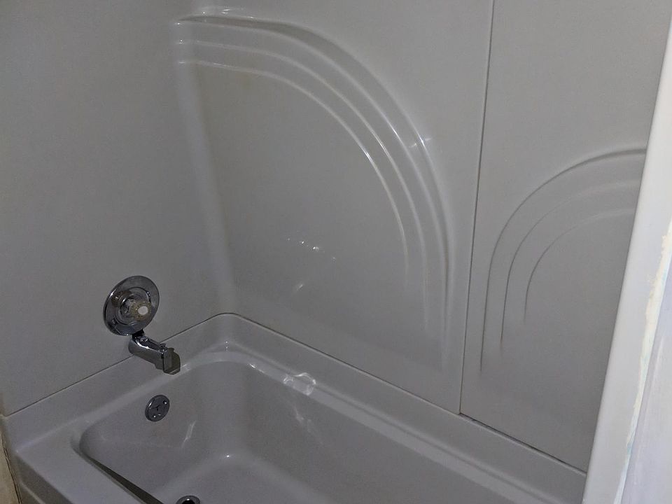 2nd image of 55 Orchard St APT 4