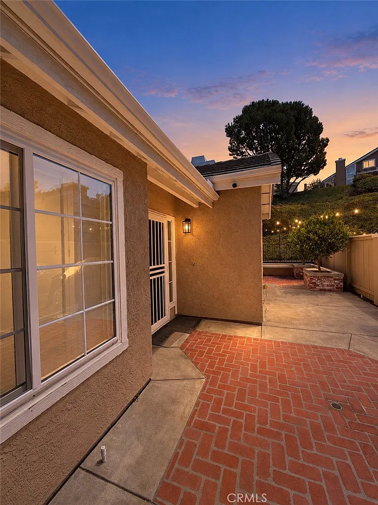 3 bed, 1403 sqft, $4,500 — Photo 3