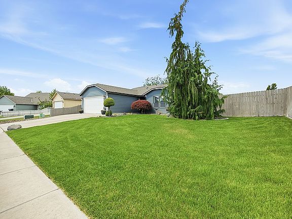 3rd image of 5004 Arthur Ln