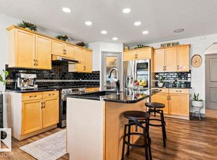 16820 57th St NW, Edmonton, AB