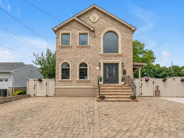 1789 Stuyvesant Avenue, Merrick, NY 11566