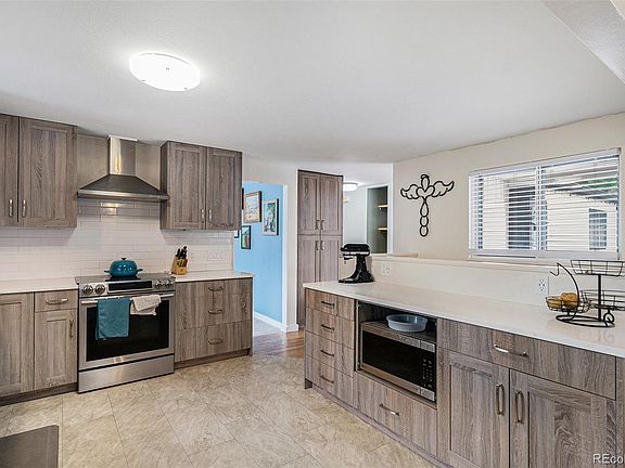 3rd image of 6898 S Franklin Circle