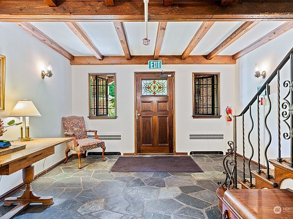 4th image of 721 Boylston Avenue E #102