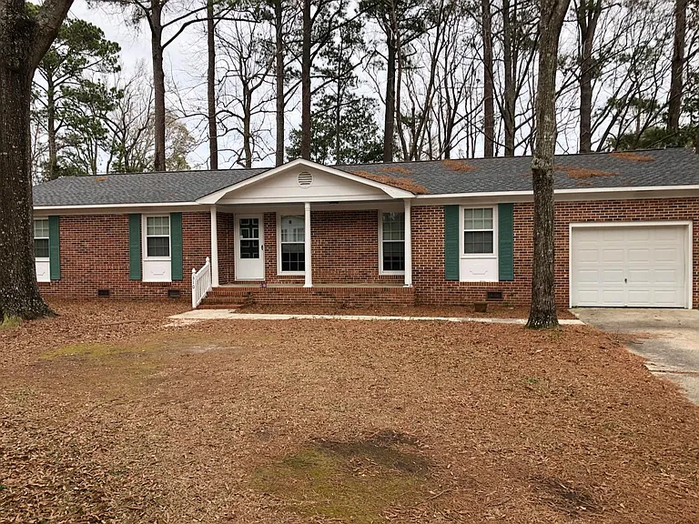 310 W Blackbeard Rd — Photo 1