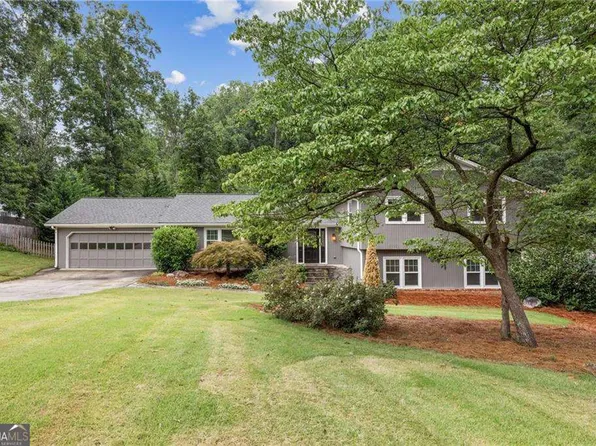 1164 Fairfield Dr, Marietta, GA 30068