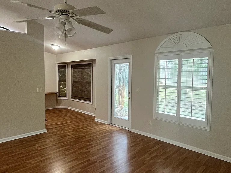 508 NW 94th Way — Photo 5