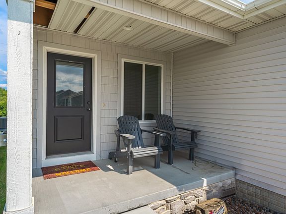 3rd image of 1114 Westview Dr