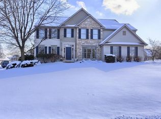 1333 Hyde Park Dr, Lancaster, PA