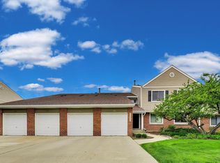 1068 Hidden Lake Dr #1068, Buffalo Grove, IL 60089