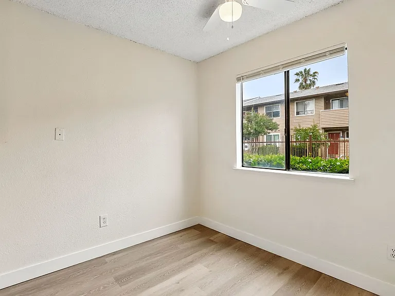 Parkview Village Apartments — Photo 7