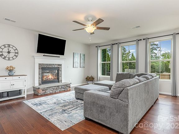 5th image of 8829 Keller Ct