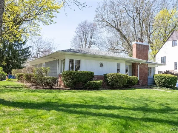 114 Burbank Dr, Amherst, NY 14226