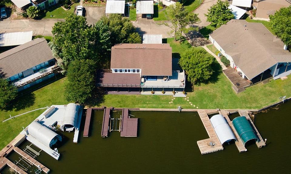1st image of 56 Lakeview Vlg