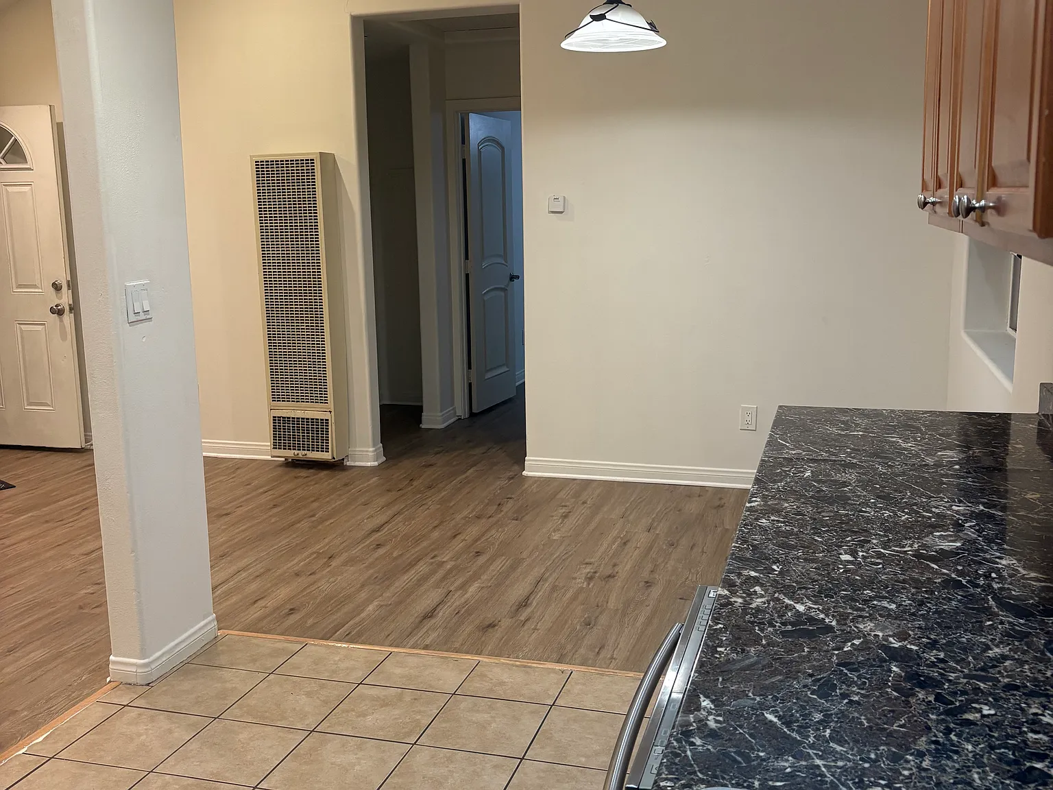 2 bed, 800 sqft, $2,700 — Photo 3