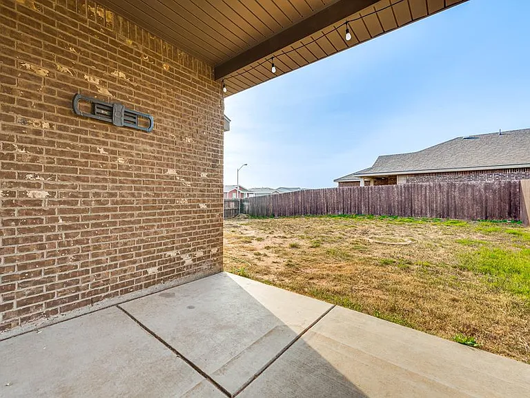 618 Juniper Ct — Photo 24