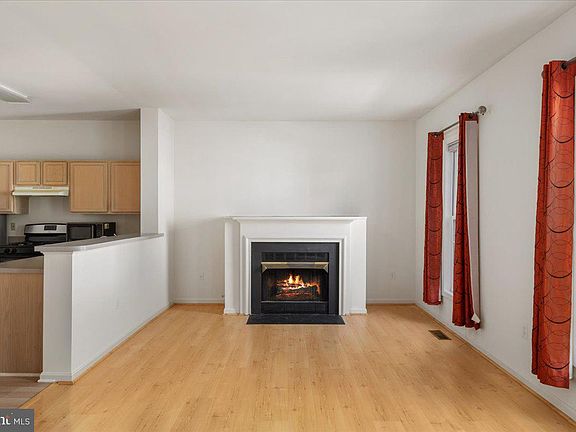 5th image of 2536 Logan Wood Dr