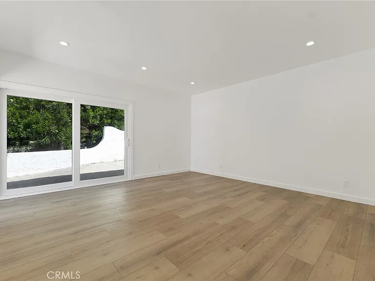 4316 Topanga Canyon Blvd — Photo 14