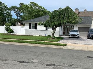 2710 Loftus Ave, Oceanside, NY