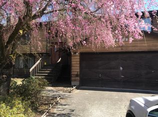 18402 80th Ave NE, Kenmore, WA 98028