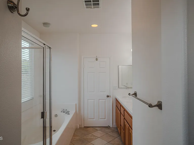 525 Shell Harbor Ln #525 — Photo 14