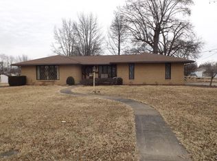 800 W Broadway Blvd, Johnston City, IL 62951