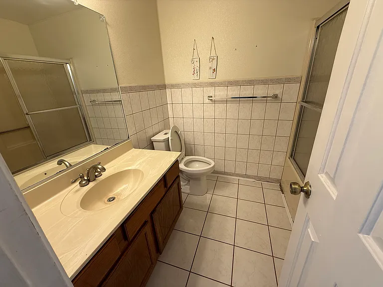 2000 Monument Dr — Photo 22