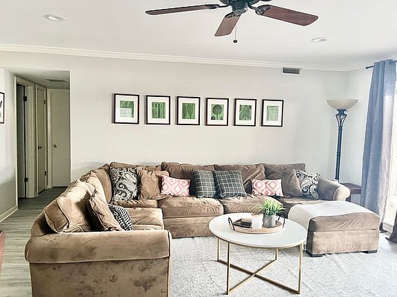 5th image of 120 Catalina Cir APT 2B