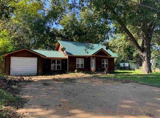 702 E 9th St, Tishomingo, OK 73460