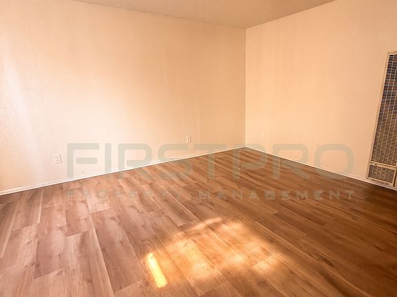 4th image of 14522 Eastwood Ave APT 8
