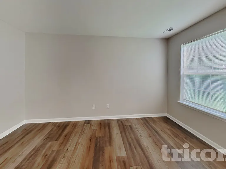 4008 Laurel Glen Dr — Photo 3