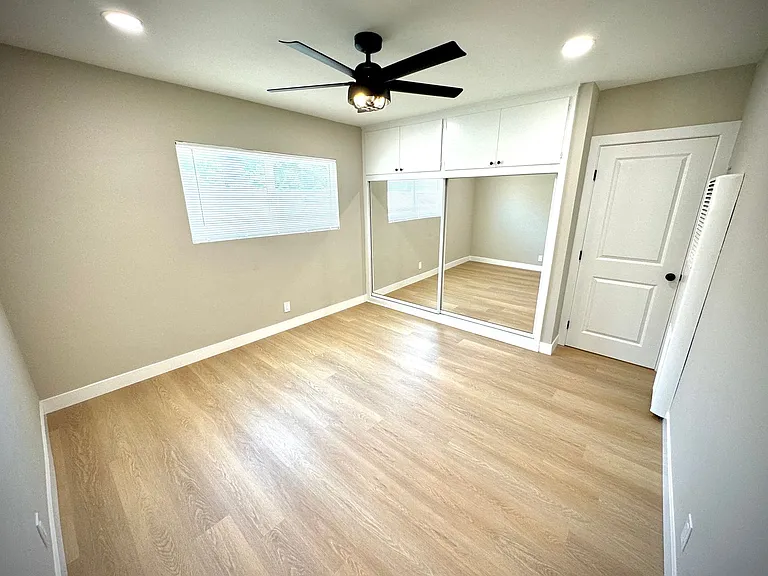 321 N Macneil St — Photo 6