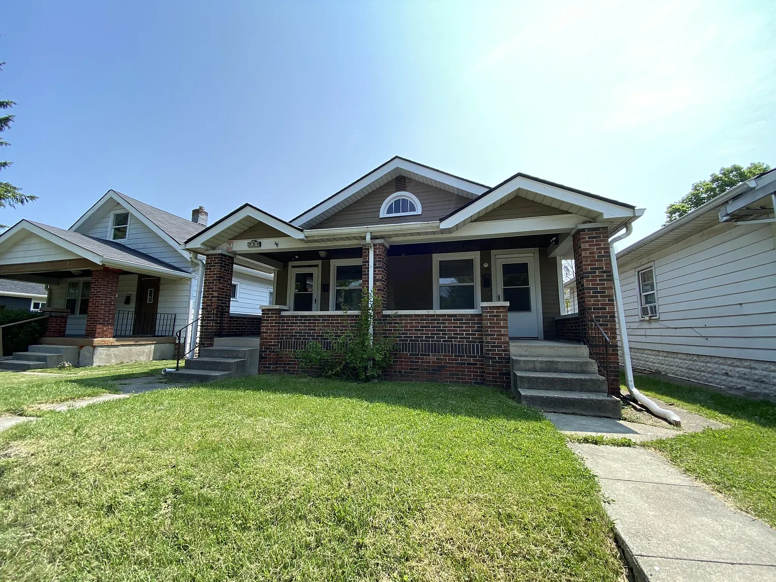 725 N Linwood Ave photo 1