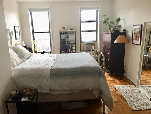 Rented by American Way Real Estate Inc | media 17