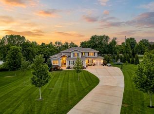 9900 W 152nd St, Overland Park, KS 66221