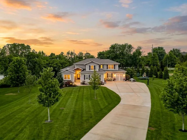 9900 W 152nd St, Overland Park, KS 66221