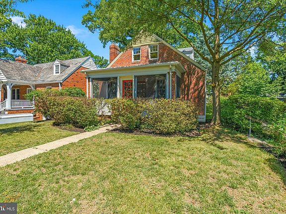 3rd image of 823 Bonifant St